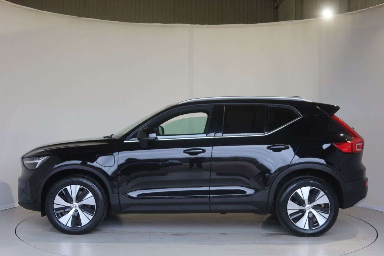 2023 VOLVO XC40 2023 VOLVO XC40