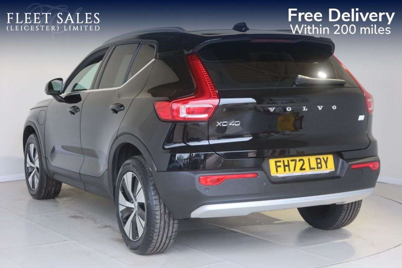 2023 VOLVO XC40 2023 VOLVO XC40