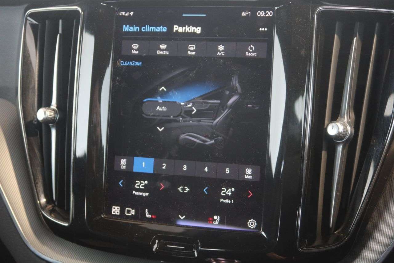 2023 VOLVO XC60 2023 VOLVO XC60