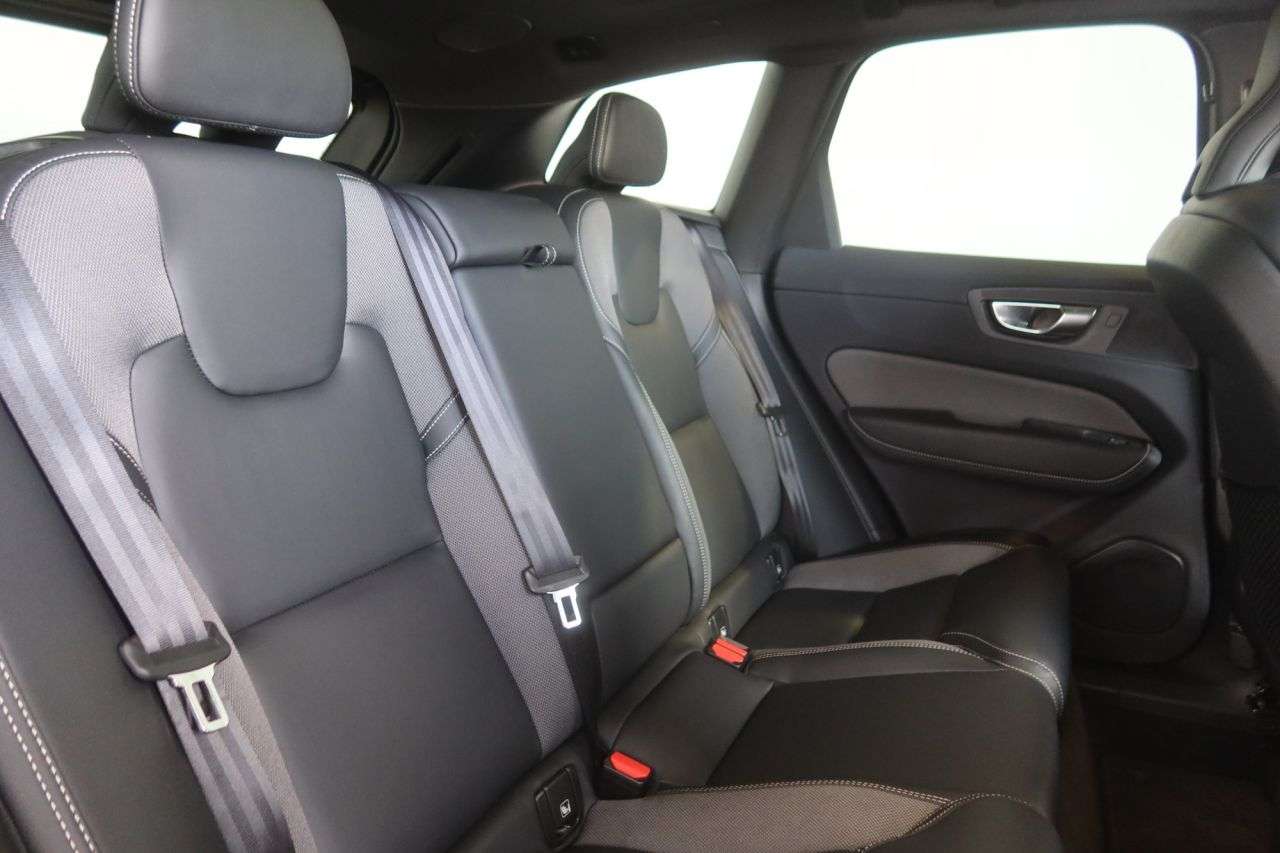 2023 VOLVO XC60 2023 VOLVO XC60