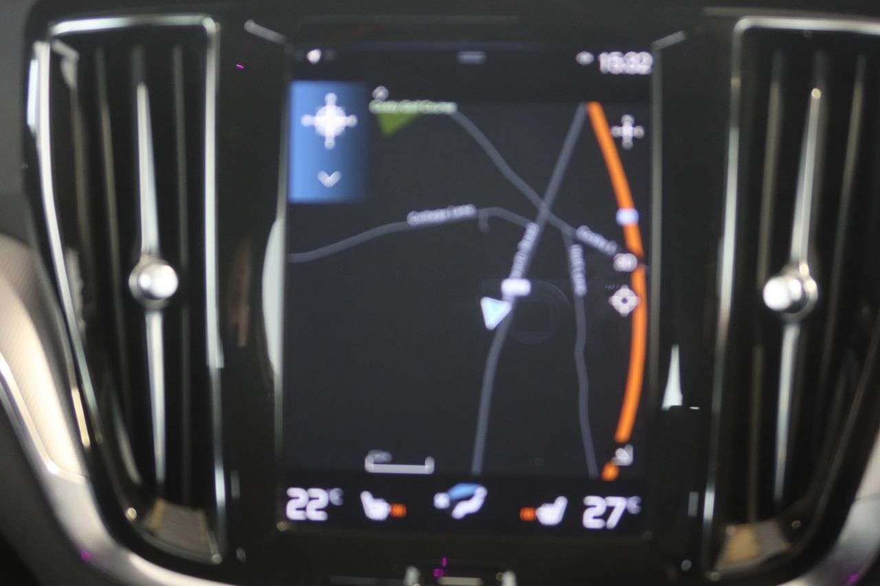 2021 VOLVO V60 2021 VOLVO V60