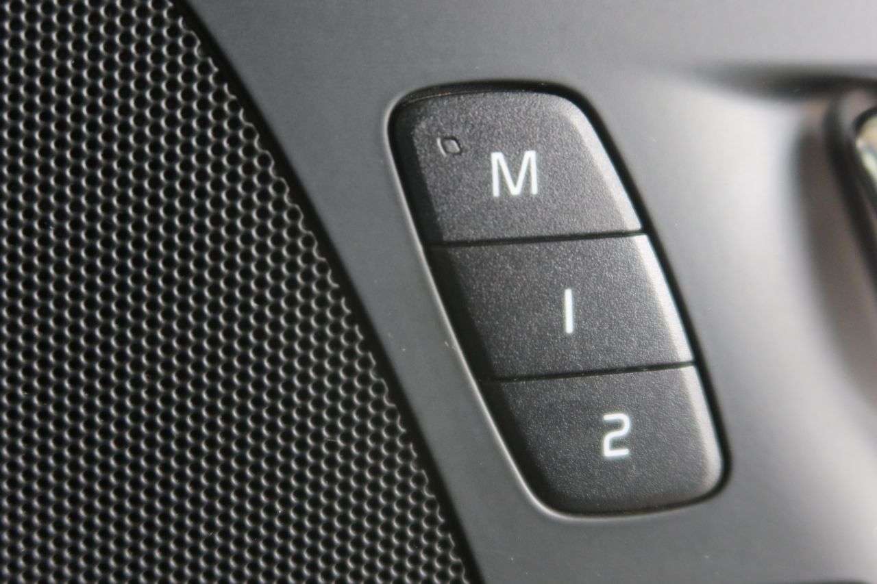 2021 VOLVO V60 2021 VOLVO V60