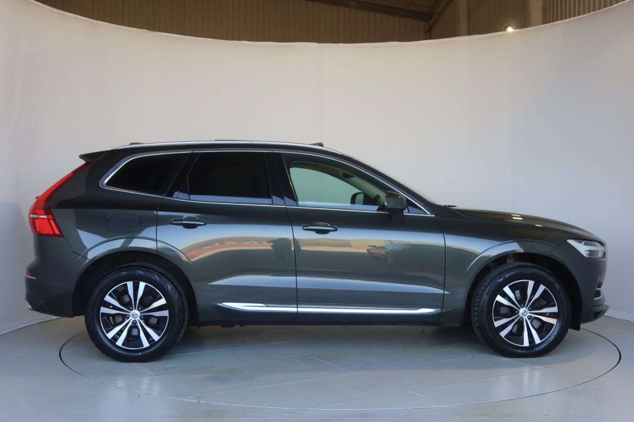 A 2021 VOLVO XC60 2.0h T6 Recharge 11.6kWh Inscription Expression SUV 5dr Petrol Plug-in Hybr A 2021 VOLVO XC60 2.0h T6 Recharge 11.6kWh Inscription Expression SUV 5dr Petrol Plug-in Hybr