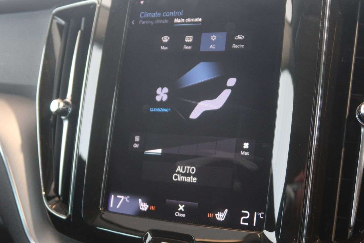 2021 VOLVO XC60 2021 VOLVO XC60