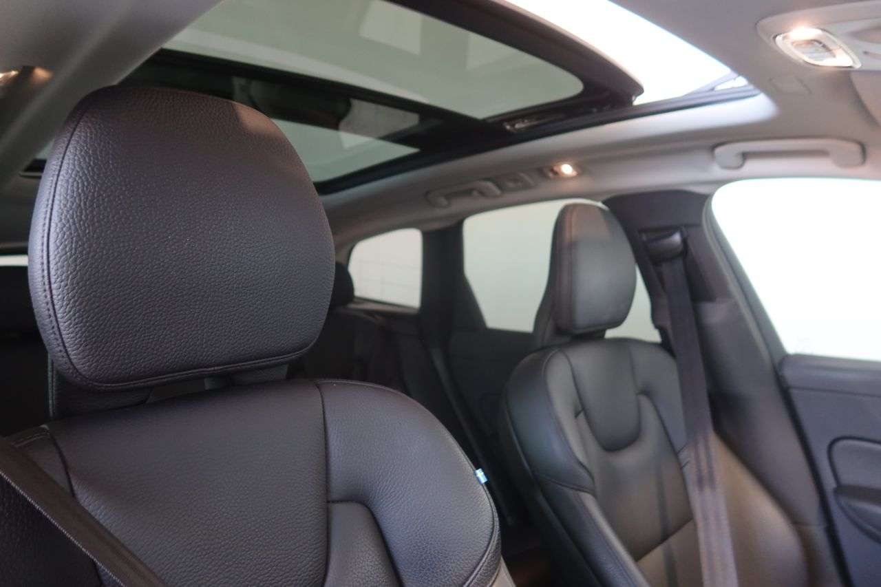 2021 VOLVO XC60 2021 VOLVO XC60