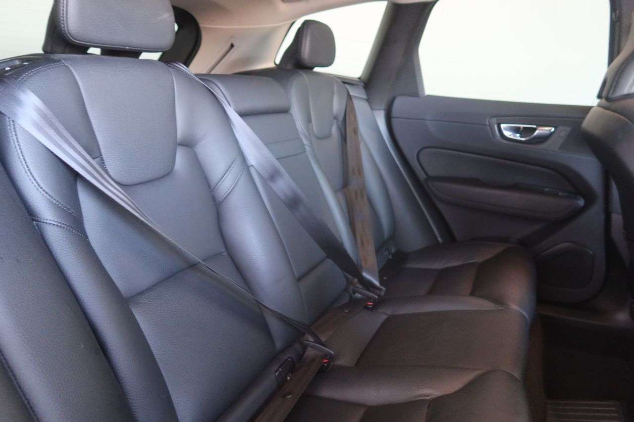 2021 VOLVO XC60 2021 VOLVO XC60