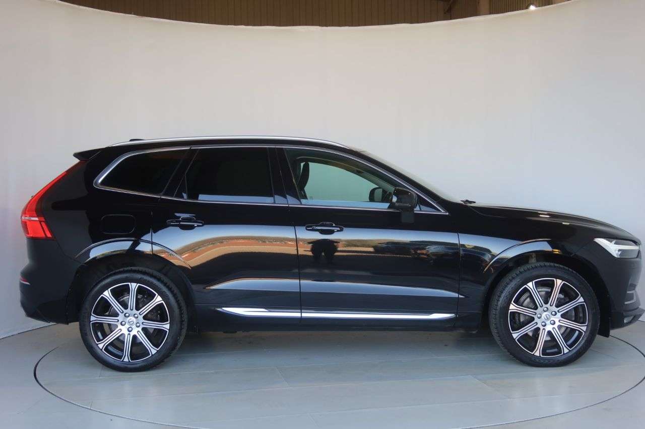 A 2021 VOLVO XC60 2.0 B5 MHEV Inscription Pro SUV 5dr Petrol Hybrid Auto AWD Euro 6 (s/s) (25 A 2021 VOLVO XC60 2.0 B5 MHEV Inscription Pro SUV 5dr Petrol Hybrid Auto AWD Euro 6 (s/s) (25