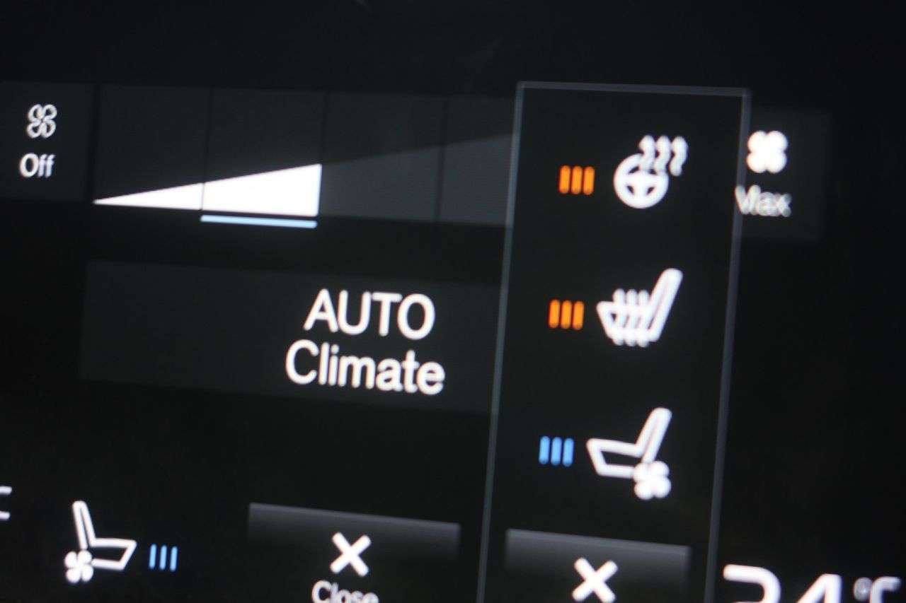 2021 VOLVO XC60 2021 VOLVO XC60