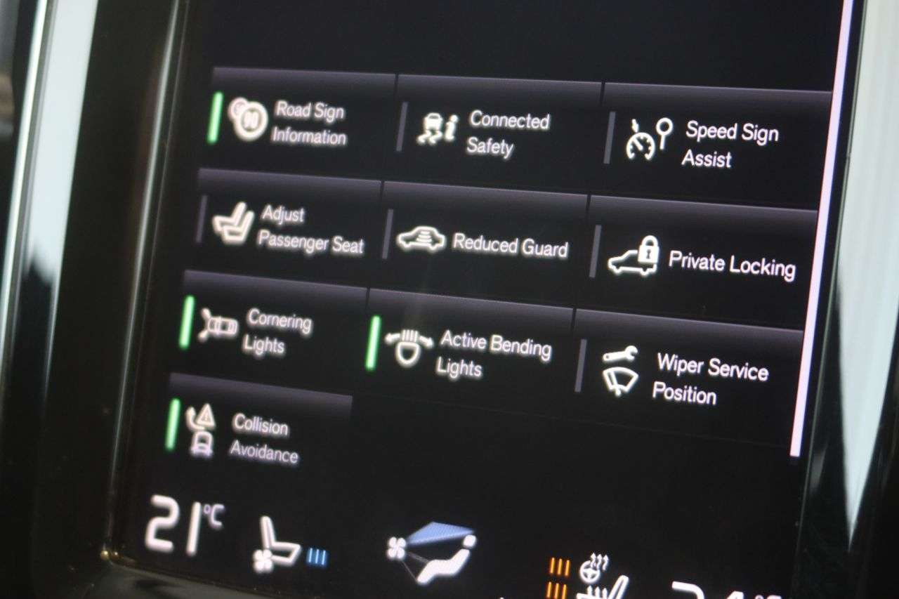 2021 VOLVO XC60 2021 VOLVO XC60