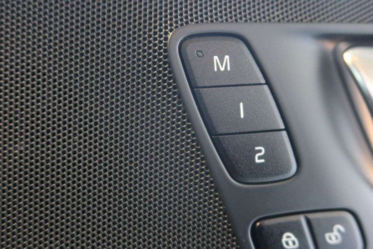 2021 VOLVO XC60 2021 VOLVO XC60