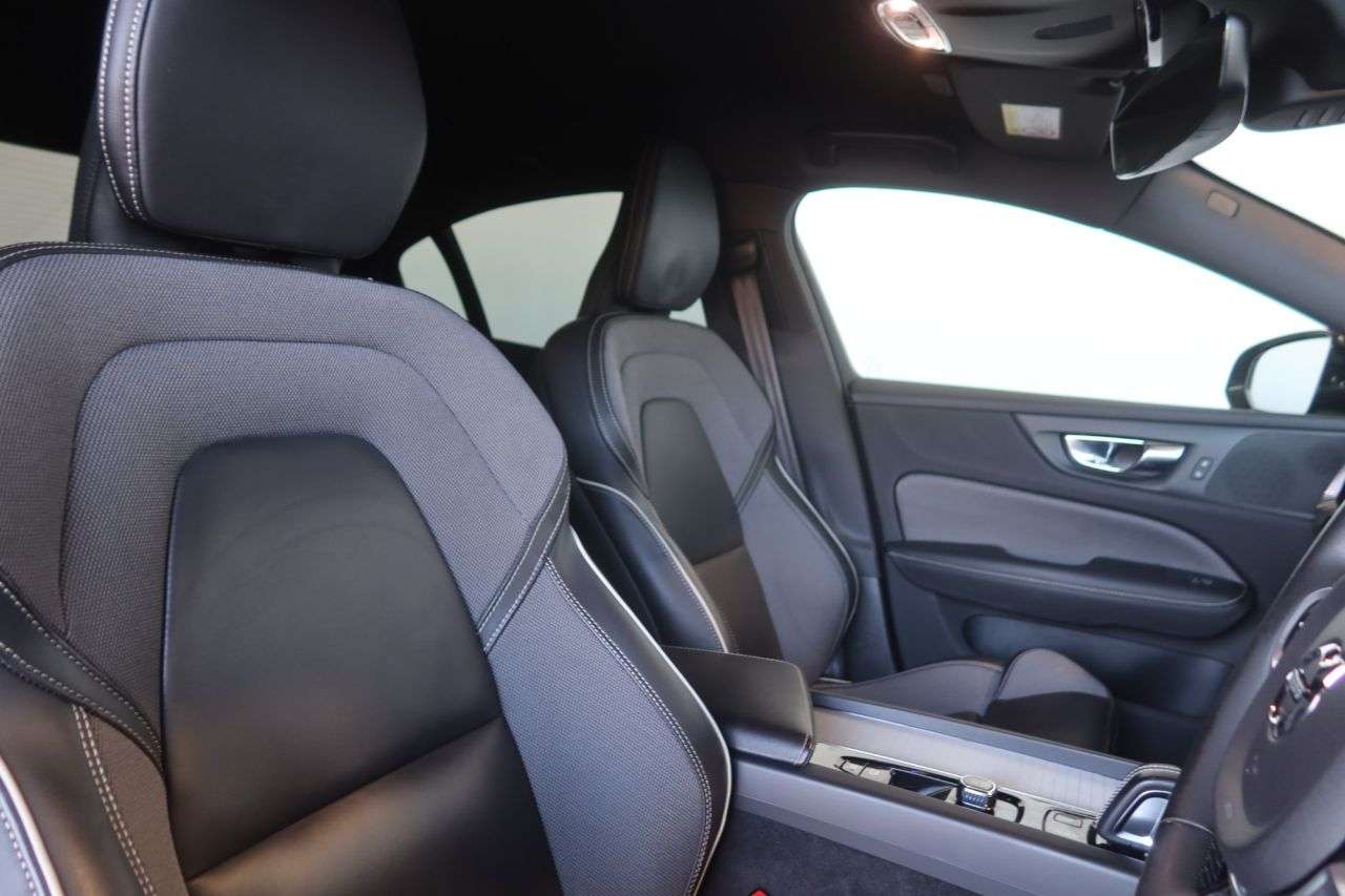 2022 VOLVO S60 2022 VOLVO S60