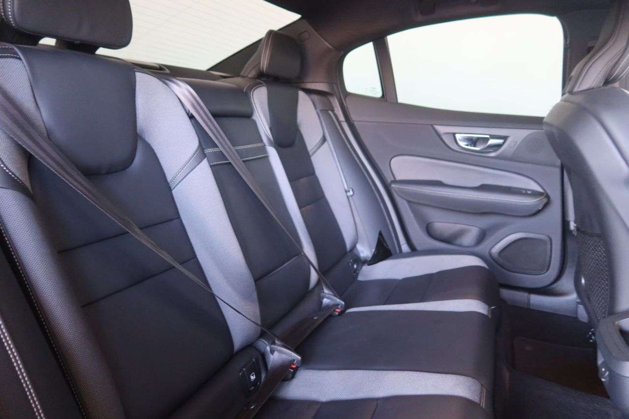 2022 VOLVO S60 2022 VOLVO S60