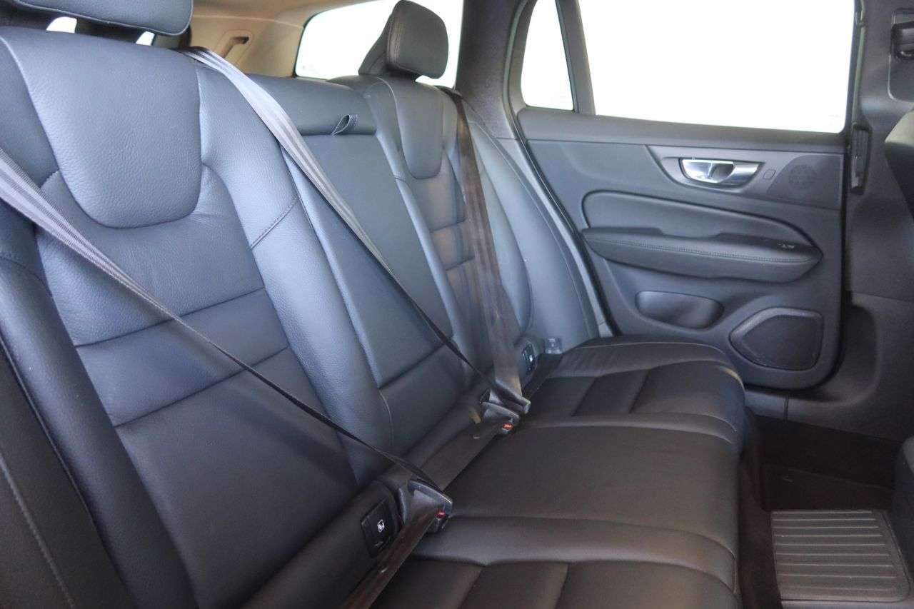 2022 VOLVO V60 2022 VOLVO V60