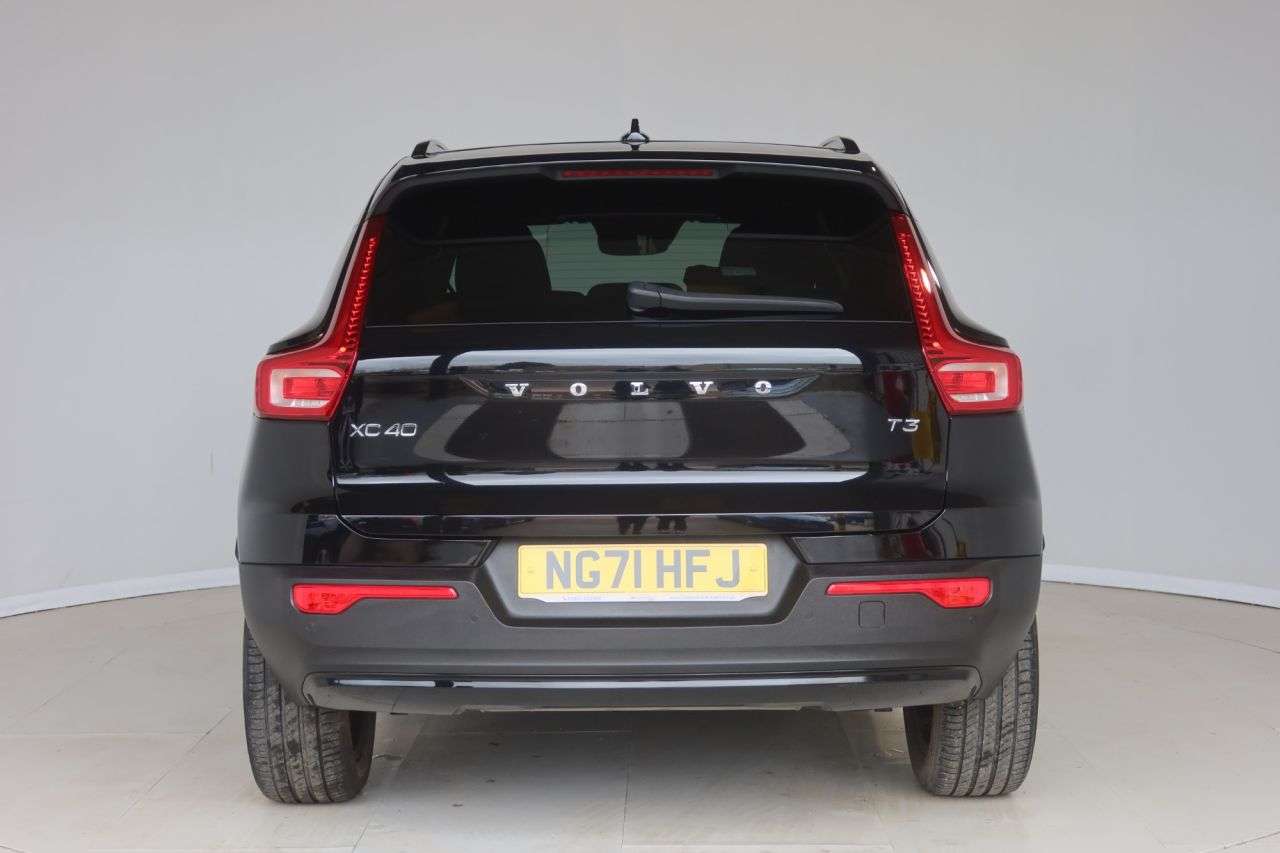 2021 VOLVO XC40 2021 VOLVO XC40