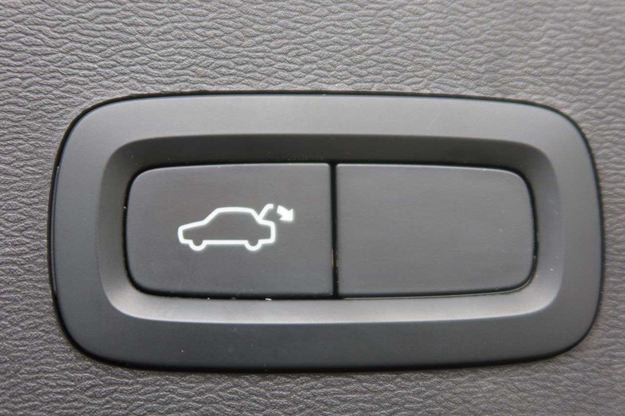 2021 VOLVO XC40 2021 VOLVO XC40