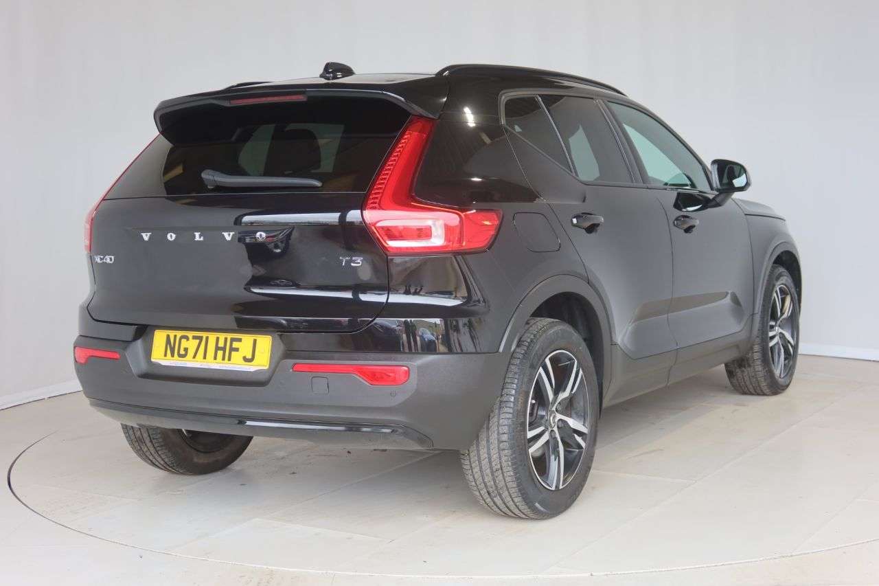 2021 VOLVO XC40 2021 VOLVO XC40
