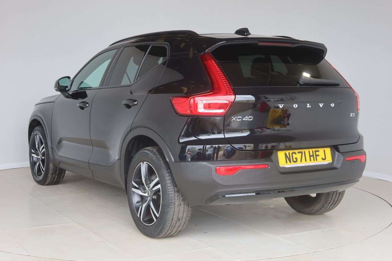 2021 VOLVO XC40 2021 VOLVO XC40