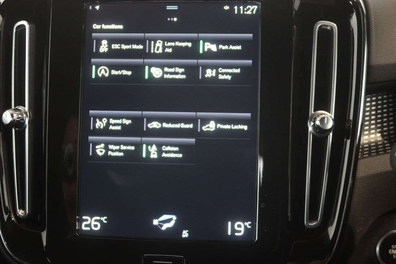 2021 VOLVO XC40 2021 VOLVO XC40