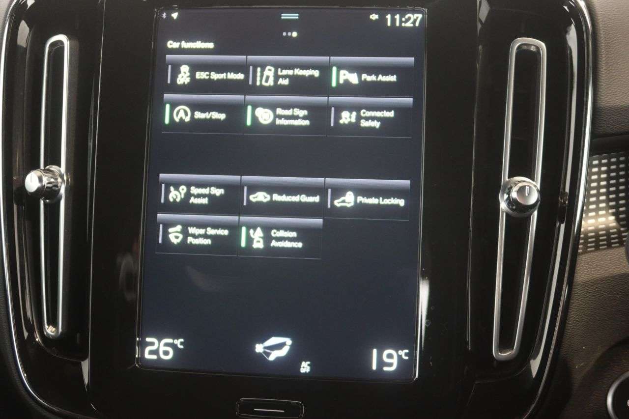 2021 VOLVO XC40 2021 VOLVO XC40