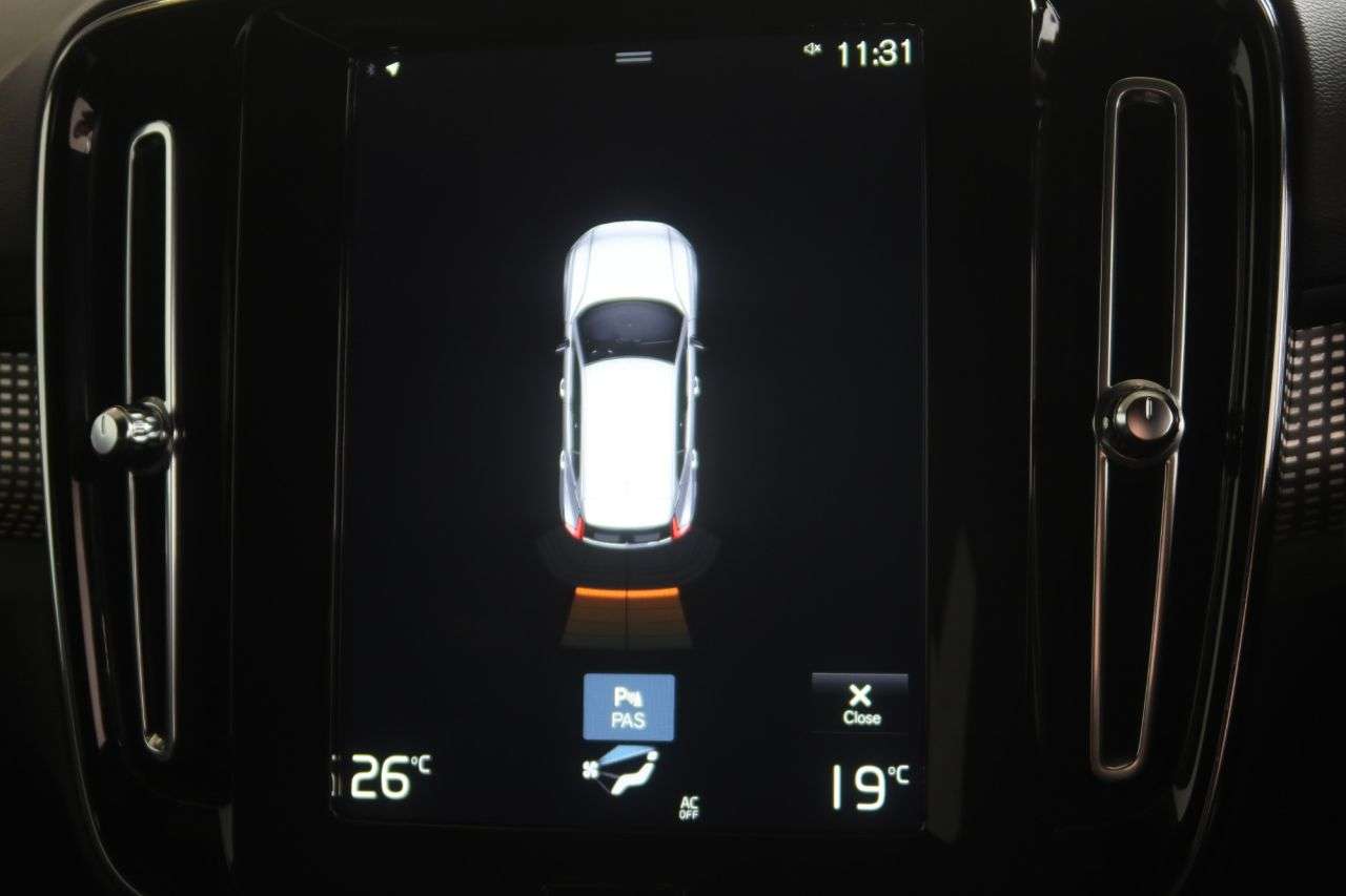 2021 VOLVO XC40 2021 VOLVO XC40