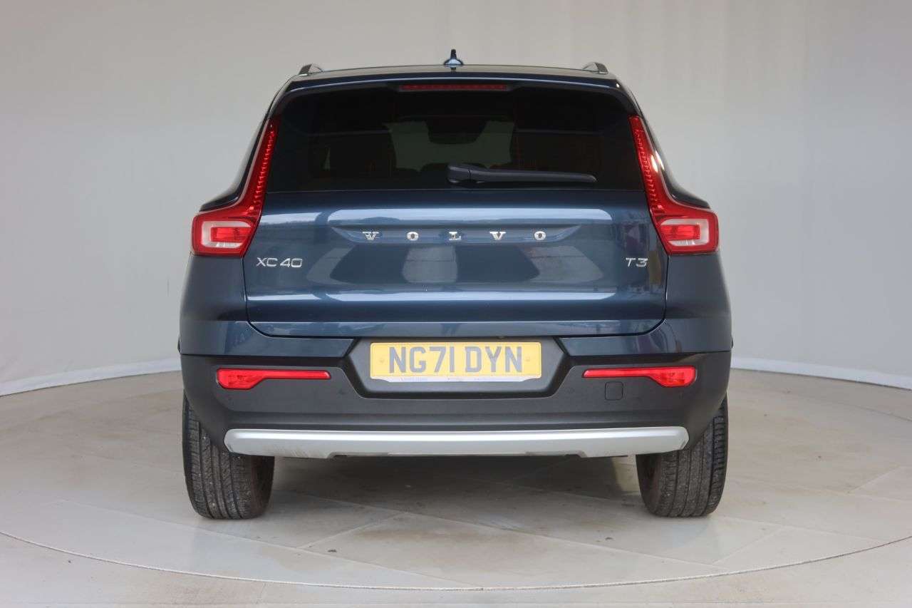 2021 VOLVO XC40 2021 VOLVO XC40