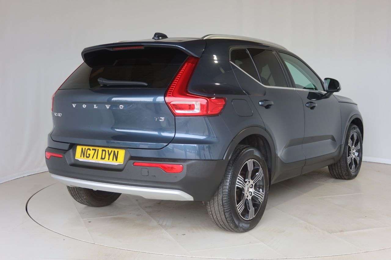2021 VOLVO XC40 2021 VOLVO XC40