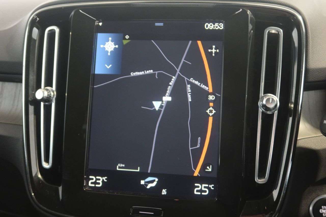 2021 VOLVO XC40 2021 VOLVO XC40