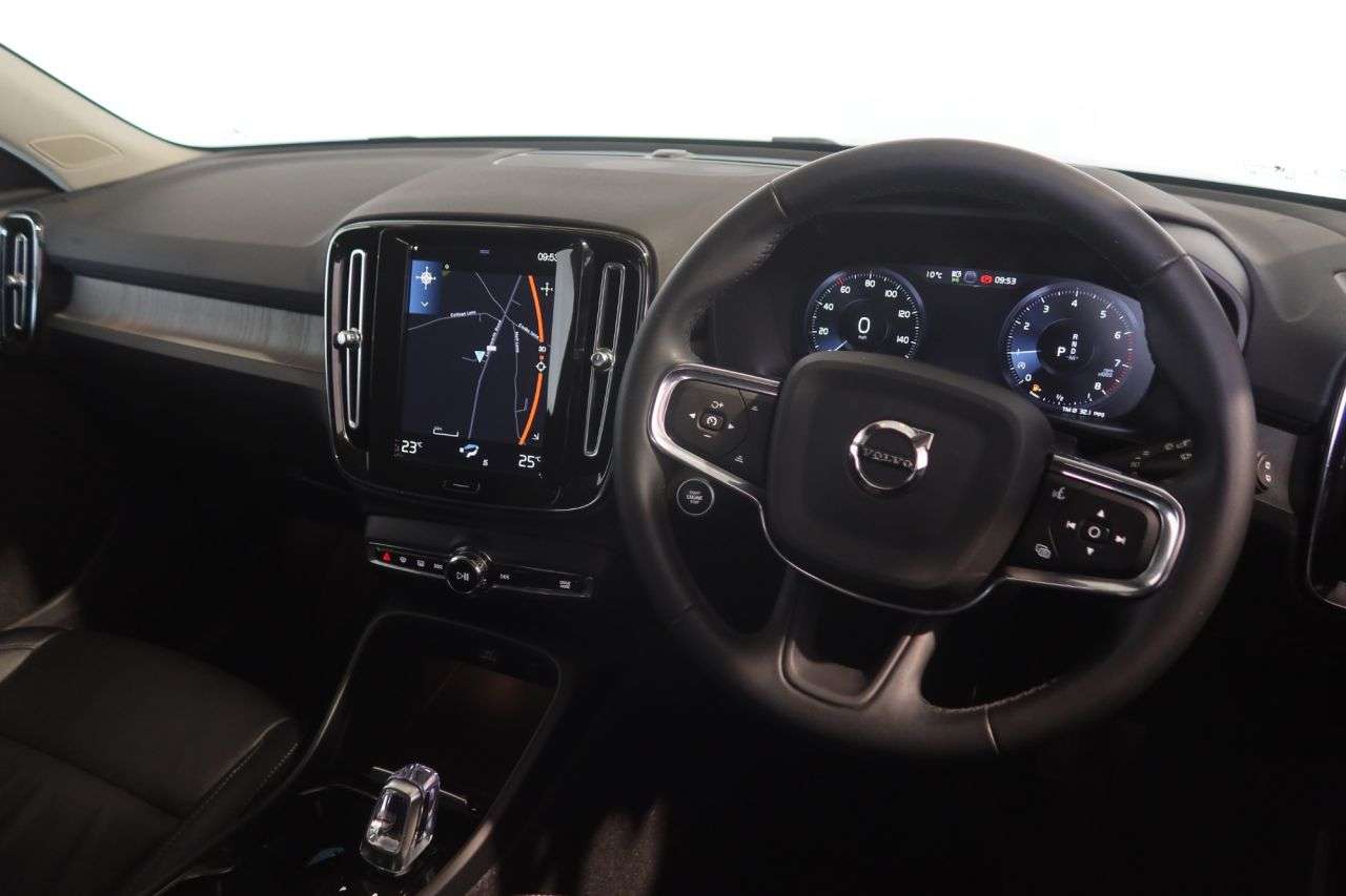 2021 VOLVO XC40 2021 VOLVO XC40