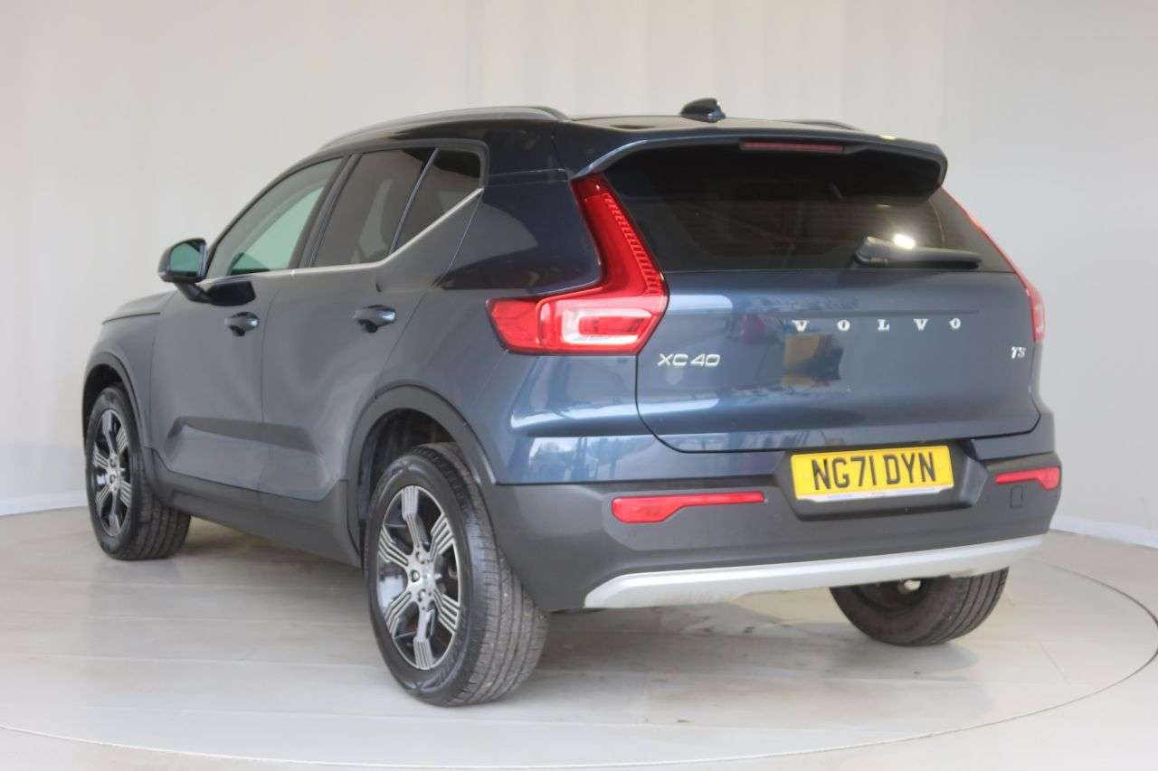 2021 VOLVO XC40 2021 VOLVO XC40