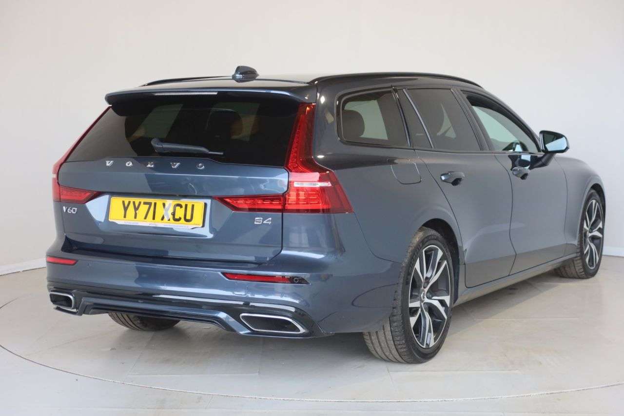 2022 VOLVO V60 2022 VOLVO V60