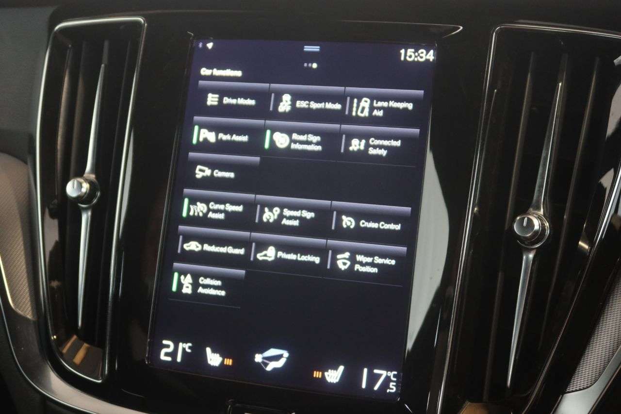 2022 VOLVO V60 2022 VOLVO V60