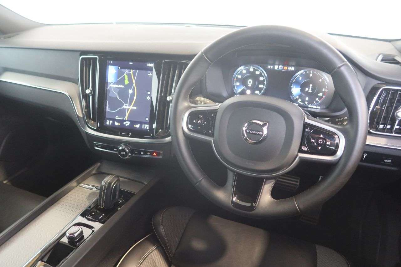 2022 VOLVO V60 2022 VOLVO V60