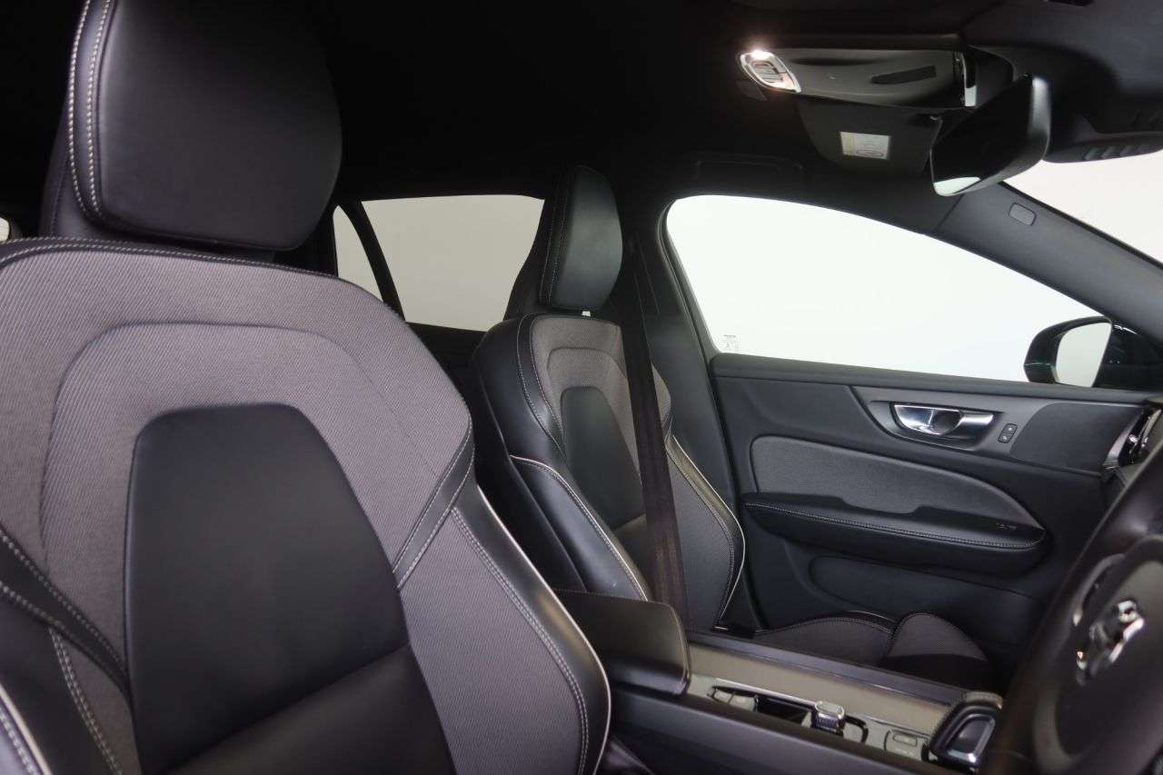 2022 VOLVO V60 2022 VOLVO V60