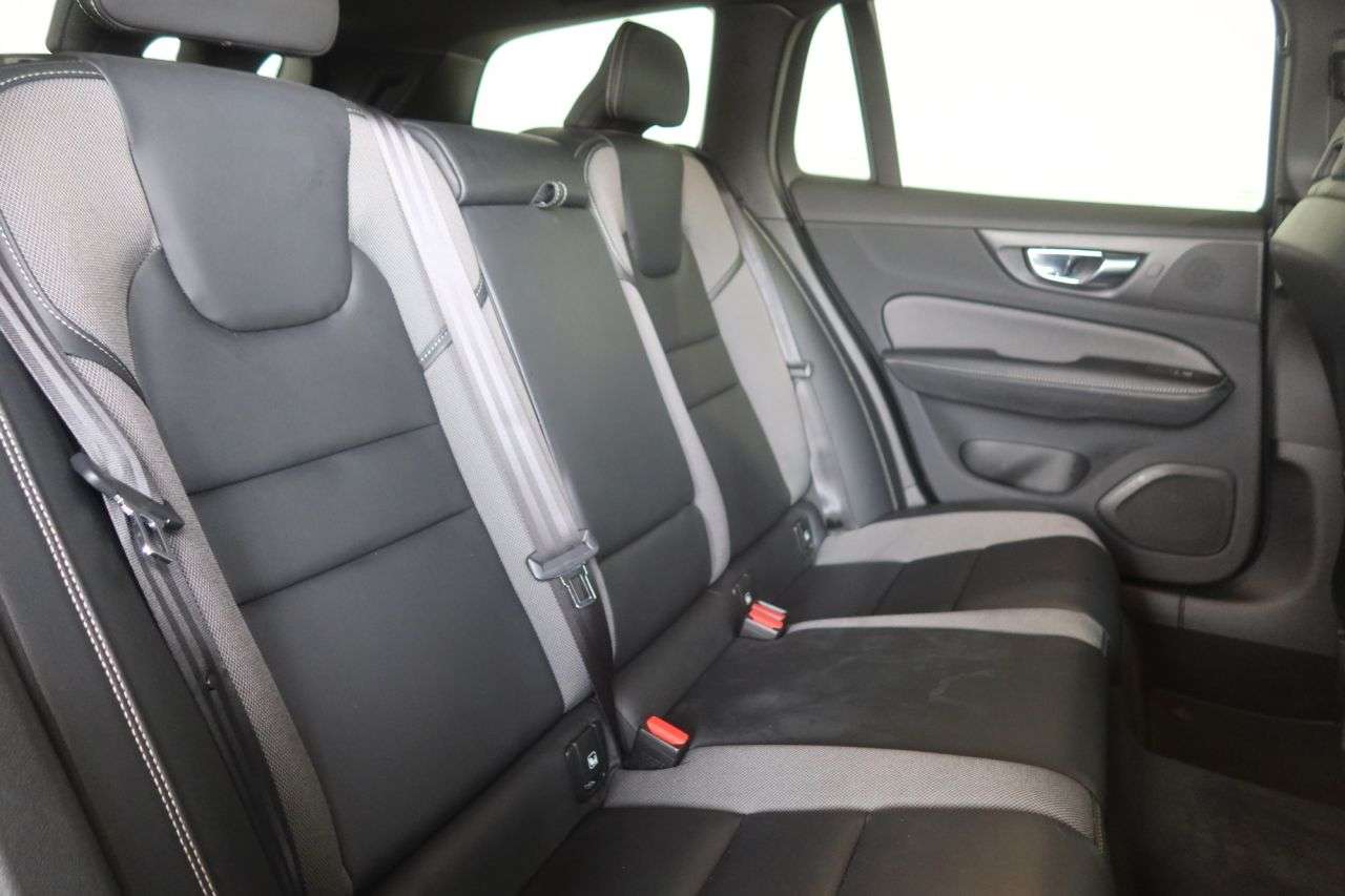 2022 VOLVO V60 2022 VOLVO V60