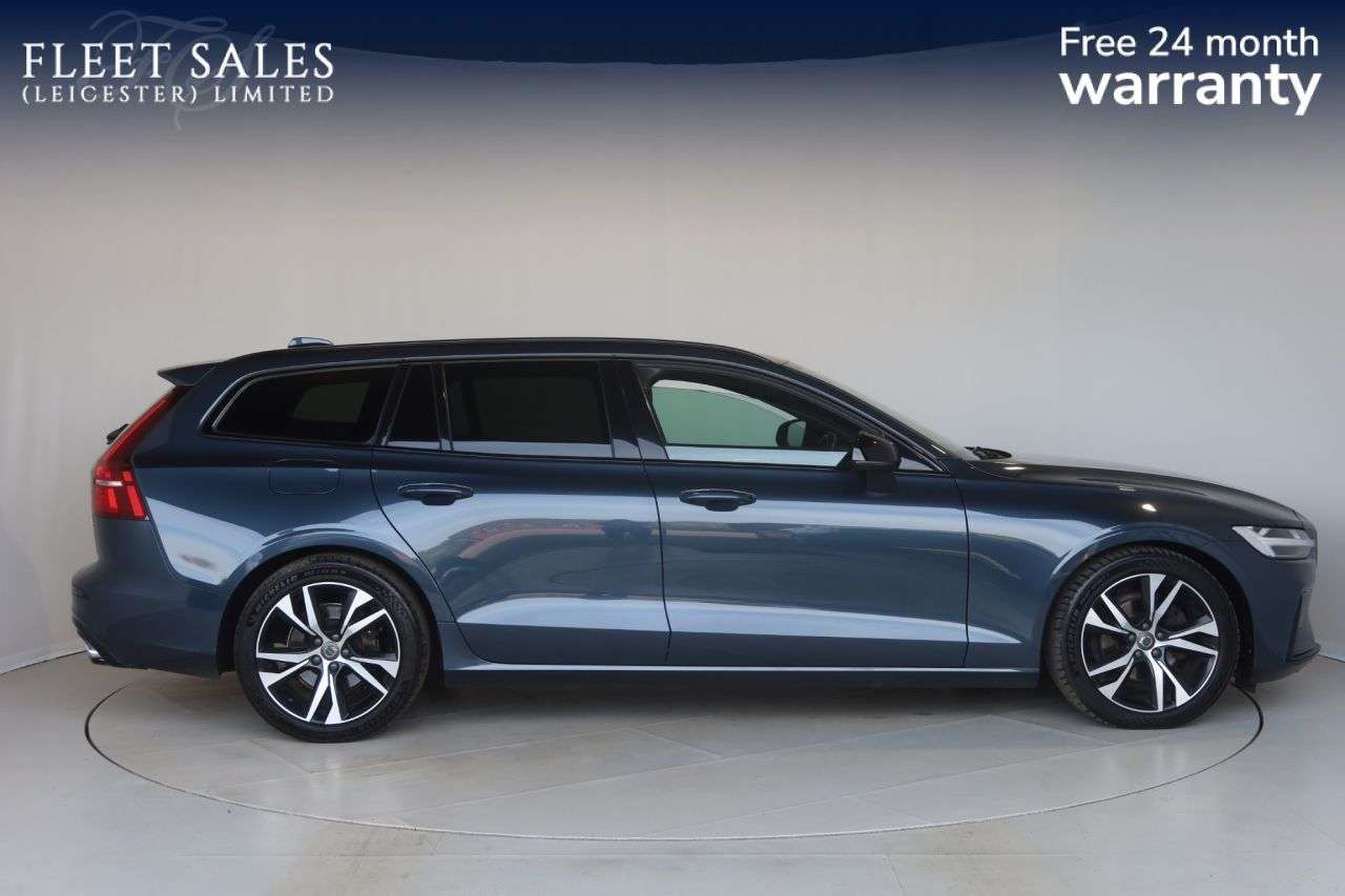 A 2022 VOLVO V60 2.0 B4 MHEV R-Design Estate 5dr Diesel Hybrid Auto Euro 6 (s/s) (197 ps) PI A 2022 VOLVO V60 2.0 B4 MHEV R-Design Estate 5dr Diesel Hybrid Auto Euro 6 (s/s) (197 ps) PI
