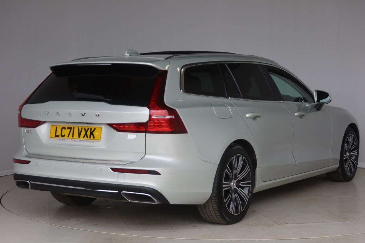 2021 VOLVO V60 2021 VOLVO V60