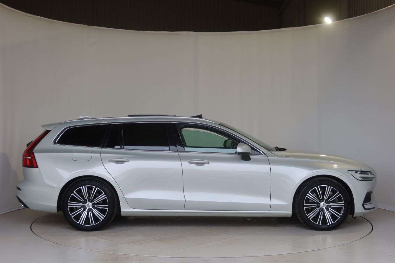 A 2021 VOLVO V60 2.0h T6 Recharge 11.6kWh Inscription Estate 5dr Petrol Plug-in Hybrid Auto A 2021 VOLVO V60 2.0h T6 Recharge 11.6kWh Inscription Estate 5dr Petrol Plug-in Hybrid Auto