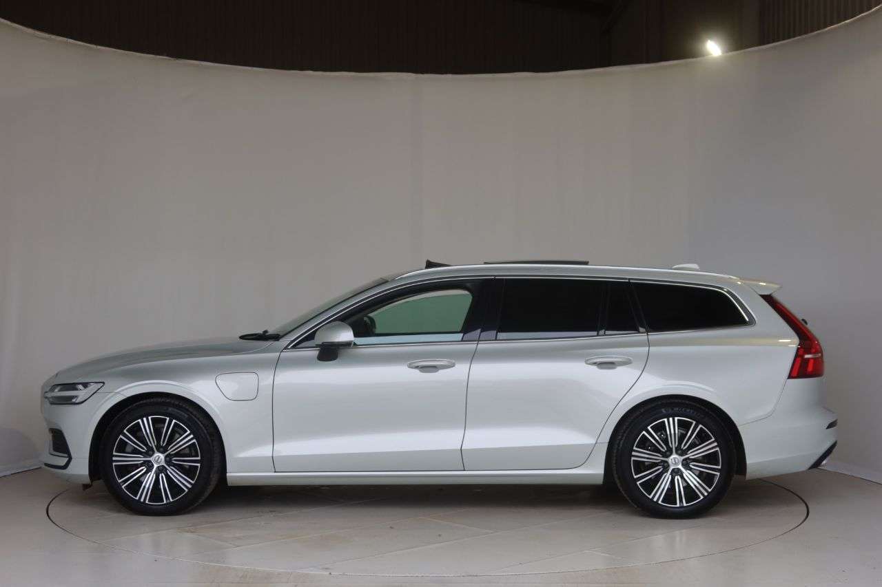 2021 VOLVO V60 2021 VOLVO V60