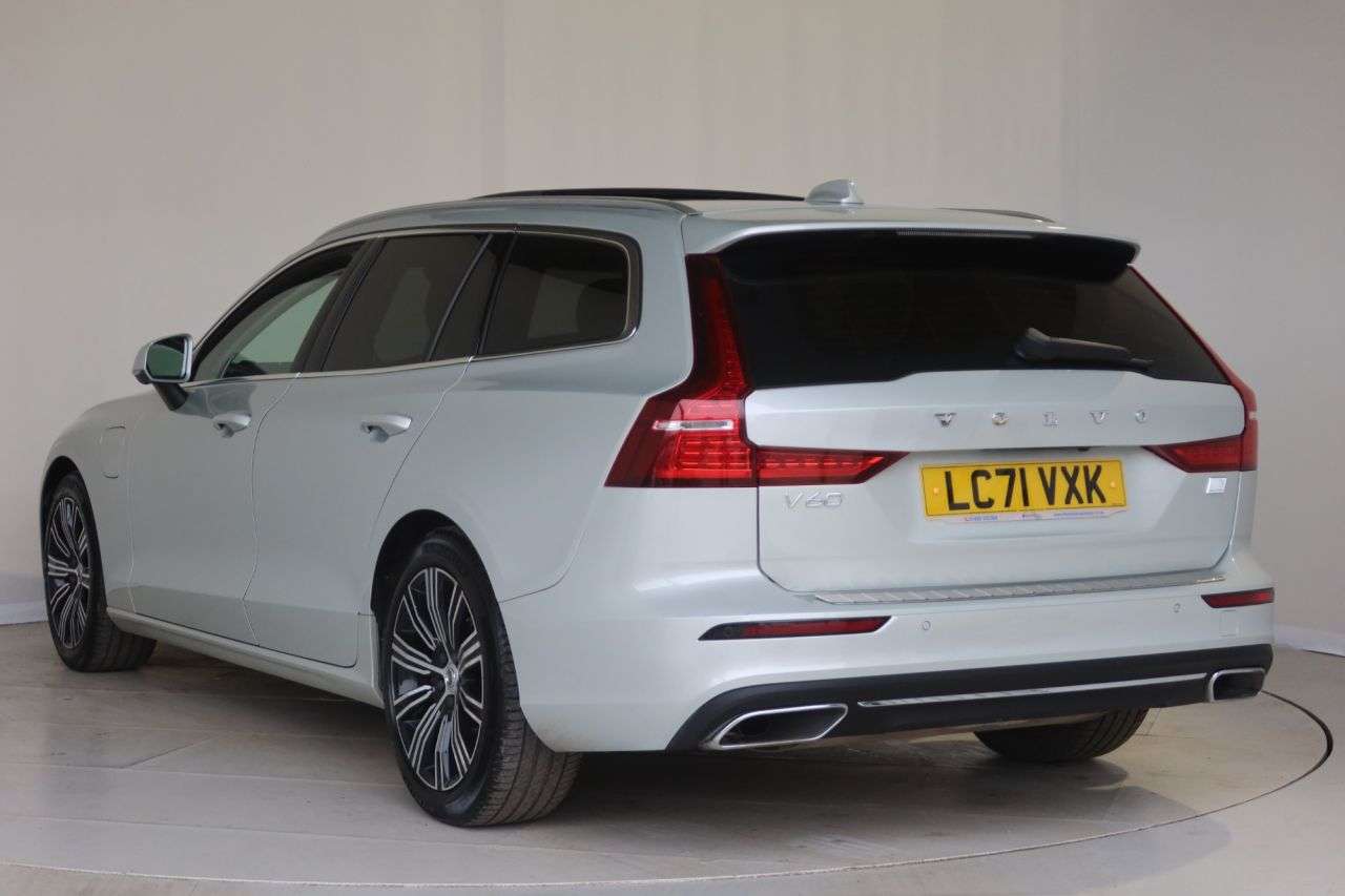 2021 VOLVO V60 2021 VOLVO V60