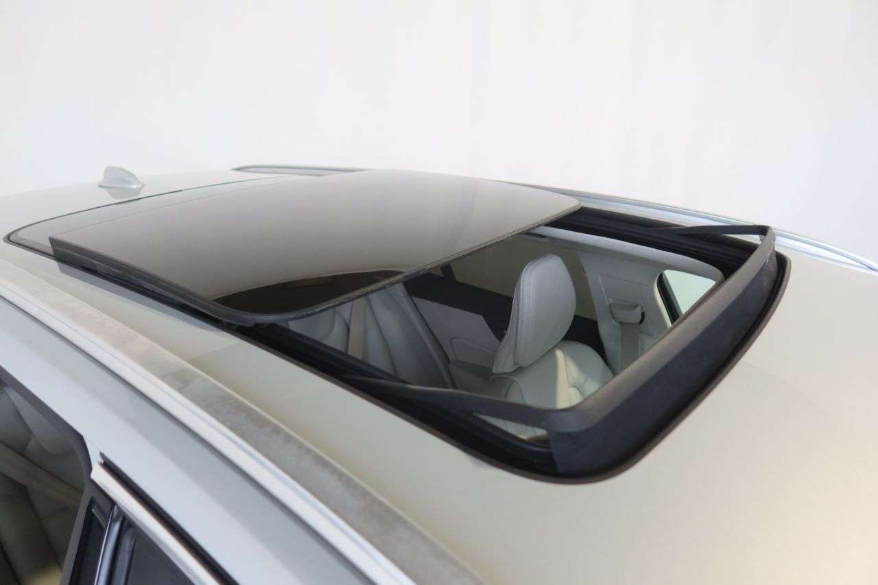 2021 VOLVO V60 2021 VOLVO V60