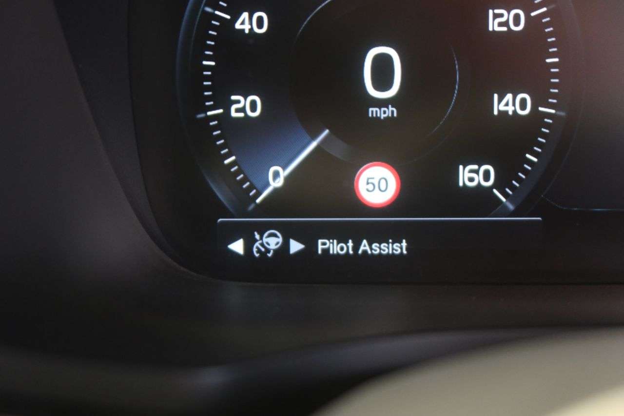 2021 VOLVO V60 2021 VOLVO V60