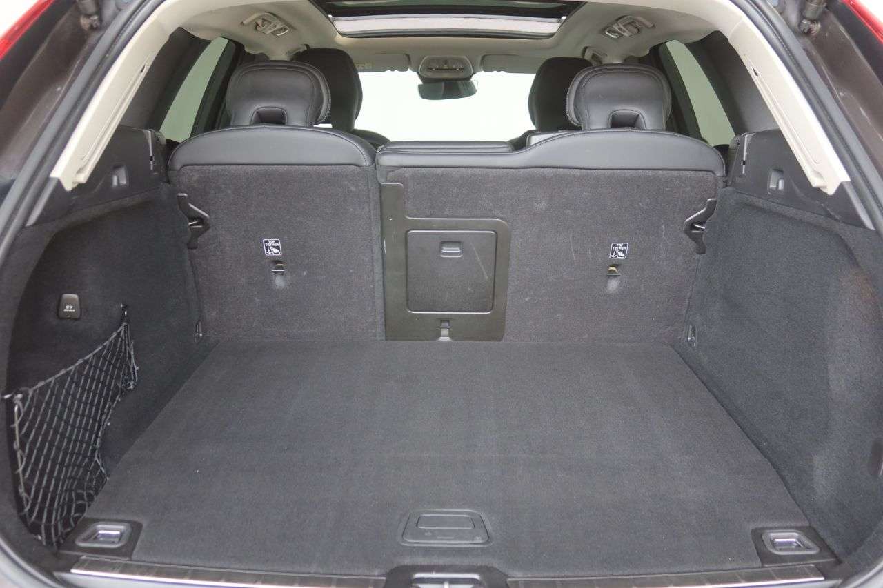 2021 VOLVO XC60 2021 VOLVO XC60