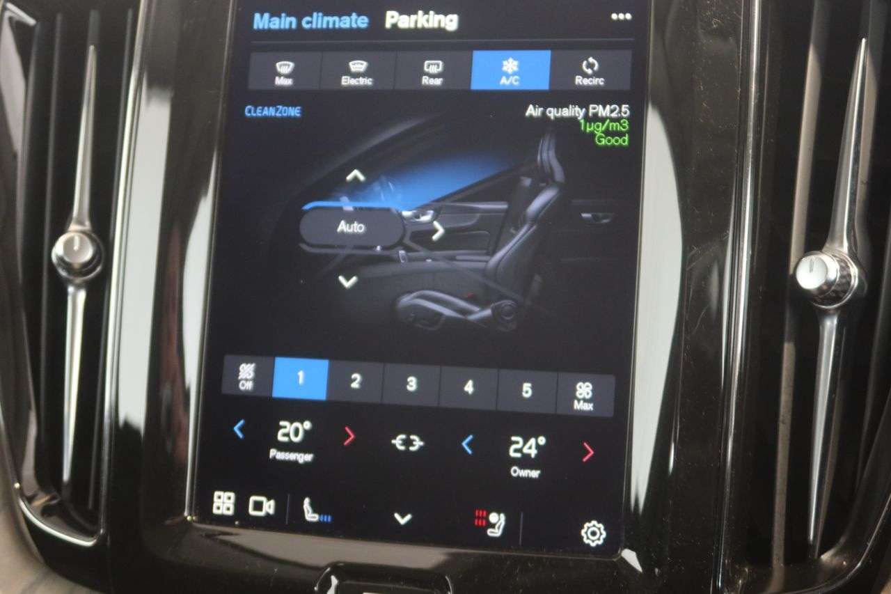 2021 VOLVO XC60 2021 VOLVO XC60