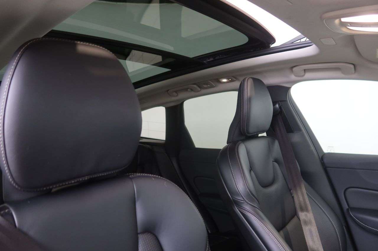 2021 VOLVO XC60 2021 VOLVO XC60