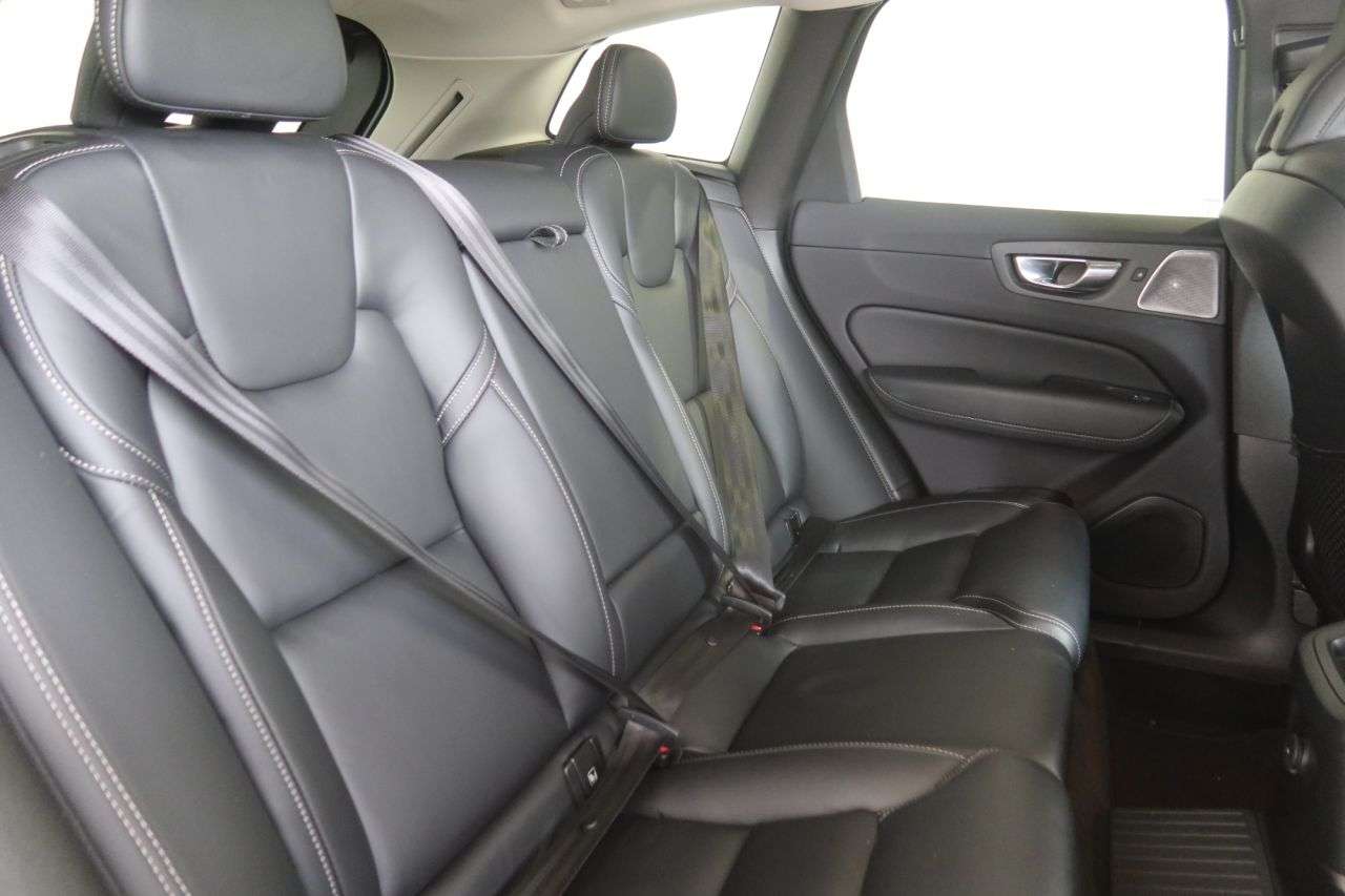 2021 VOLVO XC60 2021 VOLVO XC60