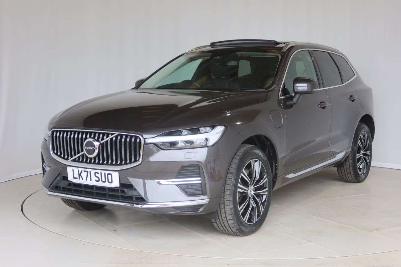 A 2021 VOLVO XC60 2.0h T6 Recharge 11.6kWh Inscription SUV 5dr Petrol Plug-in Hybrid Auto AWD A 2021 VOLVO XC60 2.0h T6 Recharge 11.6kWh Inscription SUV 5dr Petrol Plug-in Hybrid Auto AWD