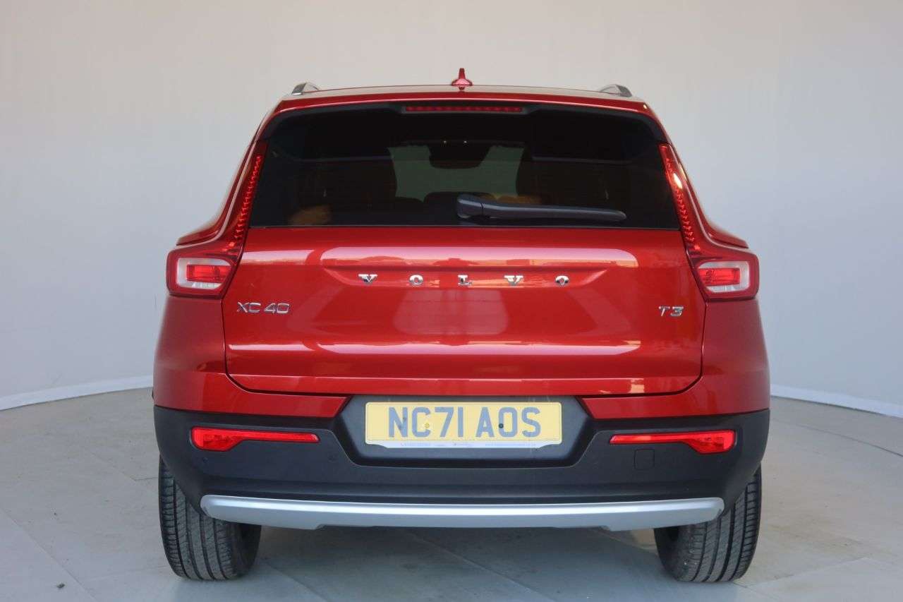 2022 VOLVO XC40 2022 VOLVO XC40