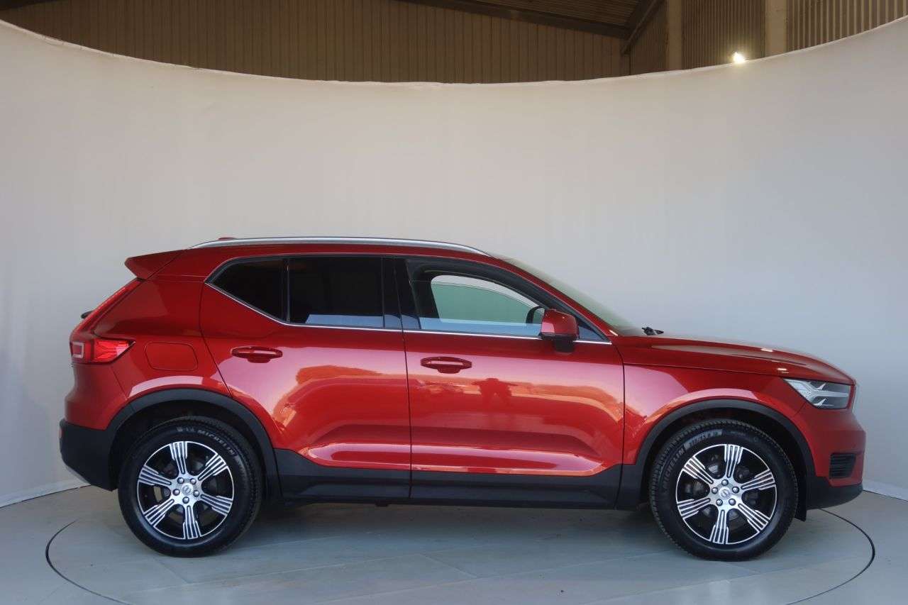 A 2022 VOLVO XC40 1.5 T3 Inscription SUV 5dr Petrol Auto Euro 6 (s/s) (163 ps) HEATED STEERIN A 2022 VOLVO XC40 1.5 T3 Inscription SUV 5dr Petrol Auto Euro 6 (s/s) (163 ps) HEATED STEERIN