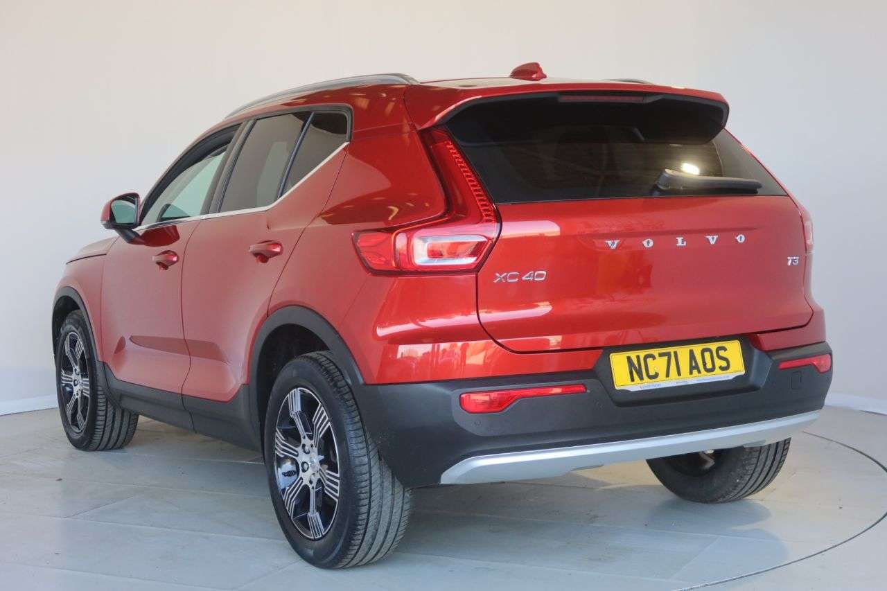 2022 VOLVO XC40 2022 VOLVO XC40