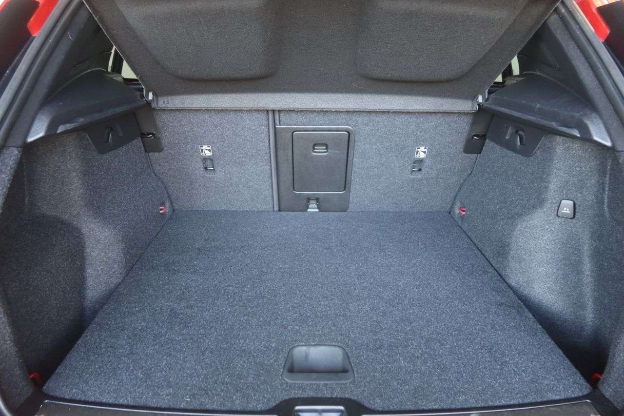 2022 VOLVO XC40 2022 VOLVO XC40